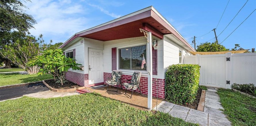 Casa en Saint Petersburg, Florida 3 dormitorios, 93.09 m2 № 1843435