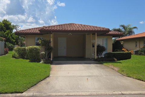 House in Bradenton, Florida 2 bedrooms, 96.99 sq.m. № 1901263 - photo 2