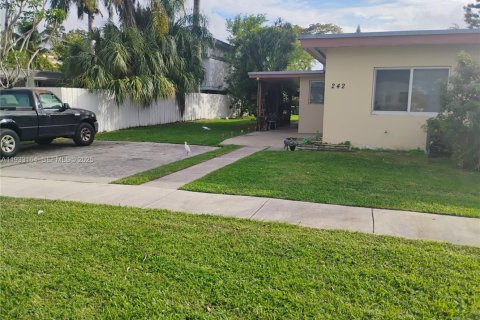 Apartamento en alquiler en Dania Beach, Florida, 1 dormitorio, 37.16 m2 № 1991033 - foto 3
