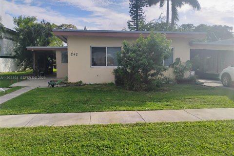 Apartamento en alquiler en Dania Beach, Florida, 1 dormitorio, 37.16 m2 № 1991033 - foto 2