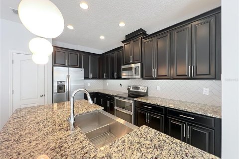 Touwnhouse à vendre à Orlando, Floride: 3 chambres, 172.98 m2 № 2091564 - photo 12