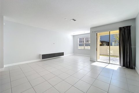 Touwnhouse à vendre à Orlando, Floride: 3 chambres, 172.98 m2 № 2091564 - photo 18