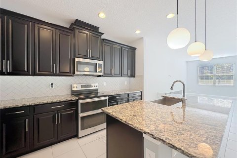 Touwnhouse à vendre à Orlando, Floride: 3 chambres, 172.98 m2 № 2091564 - photo 9