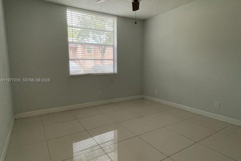 Купить кондоминиум в Маргит, Флорида 2 спальни, 92.9м2, № 2091092 - фото 8