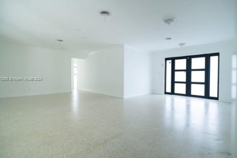 Купить виллу или дом в Майами, Флорида 4 спальни, 162.67м2, № 2006843 - фото 2