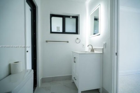 Купить виллу или дом в Майами, Флорида 4 спальни, 162.67м2, № 2006843 - фото 15