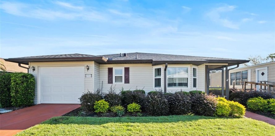 House in Lakeland, Florida 2 bedrooms, 141.49 sq.m. № 1418880