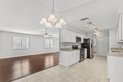 House in Lakeland, Florida 2 bedrooms, 141.49 sq.m. № 1418880 - photo 10