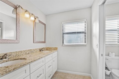 House in Lakeland, Florida 2 bedrooms, 141.49 sq.m. № 1418880 - photo 18
