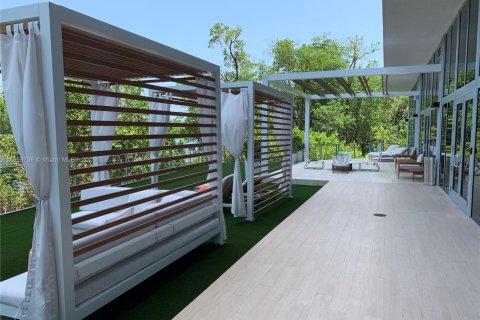 Condo in North Miami Beach, Florida, 1 bedroom  № 2022711 - photo 13