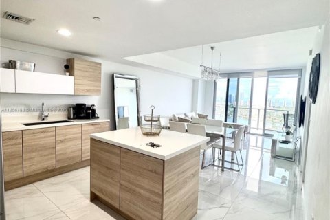 Condo in North Miami Beach, Florida, 1 bedroom  № 2022711 - photo 24