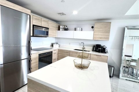 Condo in North Miami Beach, Florida, 1 bedroom  № 2022711 - photo 26