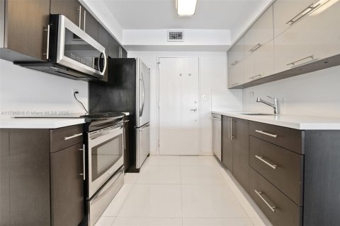Купить кондоминиум в Майами, Флорида 2 спальни, 136.57м2, № 1715373 - фото 4