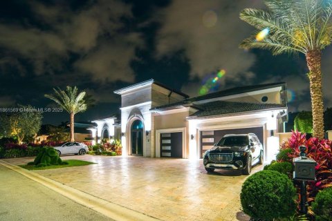 Casa en venta en Pembroke Pines, Florida, 4 dormitorios, 498.51 m2 № 1958117 - foto 2