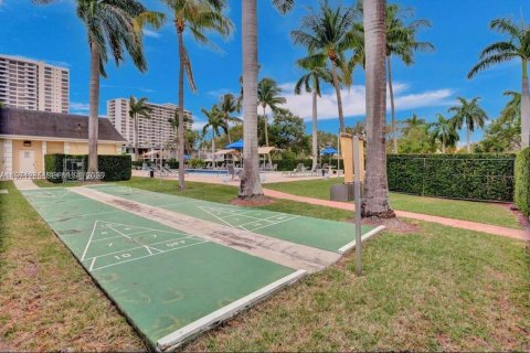 Townhouse in Hallandale Beach, Florida 3 bedrooms, 166.57 sq.m. № 2062650 - photo 17