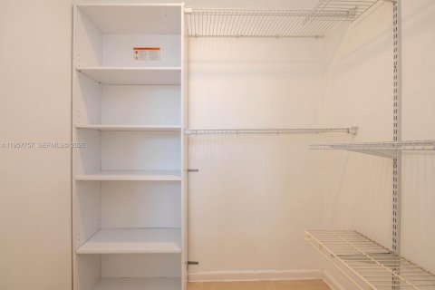 Снять в аренду кондоминиум в Дейви, Флорида 2 спальни, 88.16м2, № 2011549 - фото 26