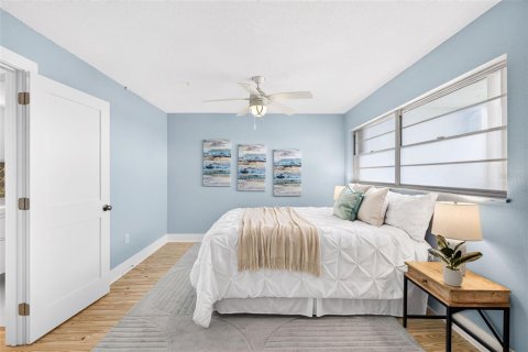 Condo in Dunedin, Florida, 1 bedroom № 2201562 - photo 28