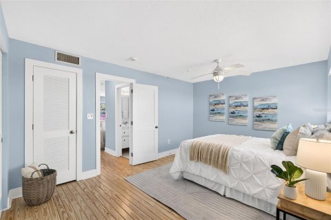 Condo in Dunedin, Florida, 1 bedroom № 2201562 - photo 25