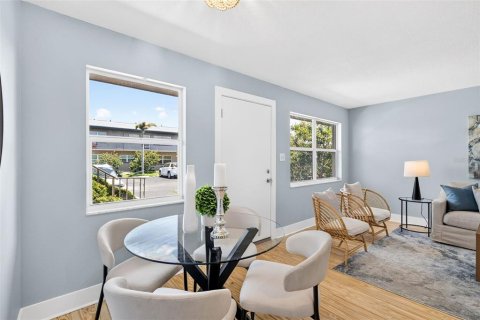 Condo in Dunedin, Florida, 1 bedroom № 2201562 - photo 17