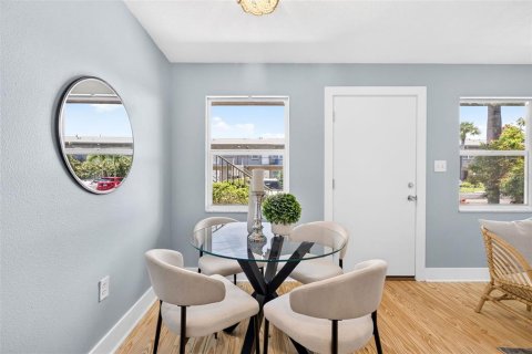 Condo in Dunedin, Florida, 1 bedroom № 2201562 - photo 6