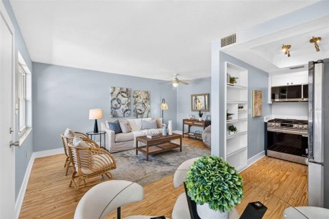 Condo in Dunedin, Florida, 1 bedroom № 2201562 - photo 5