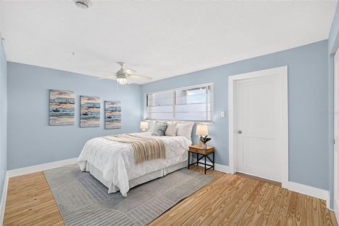 Condo in Dunedin, Florida, 1 bedroom № 2201562 - photo 23