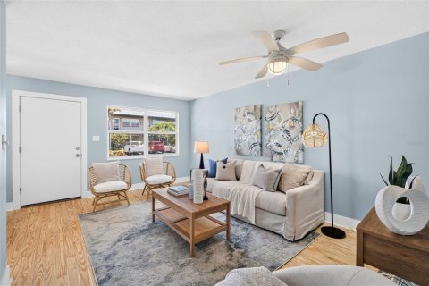 Condo in Dunedin, Florida, 1 bedroom № 2201562 - photo 2