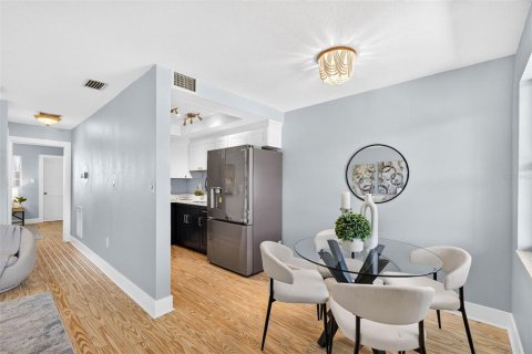 Condo in Dunedin, Florida, 1 bedroom № 2201562 - photo 16