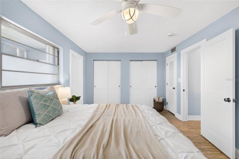 Condo in Dunedin, Florida, 1 bedroom № 2201562 - photo 26