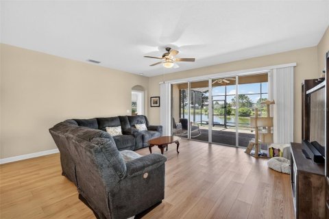 House in Mount Dora, Florida 3 bedrooms, 150.04 sq.m. № 2202648 - photo 3