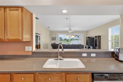 House in Mount Dora, Florida 3 bedrooms, 150.04 sq.m. № 2202648 - photo 17