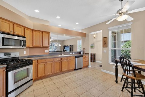 House in Mount Dora, Florida 3 bedrooms, 150.04 sq.m. № 2202648 - photo 4