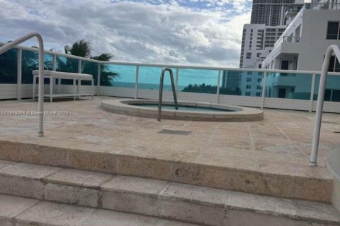 Copropriété à vendre à Miami Beach, Floride: 2 chambres, 125.42 m2 № 2016216 - photo 30