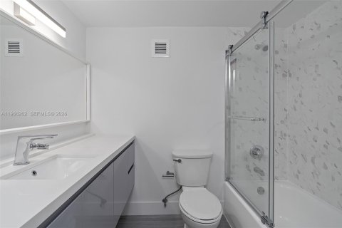 Condo in Miami Beach, Florida, 1 bedroom  № 2081287 - photo 21