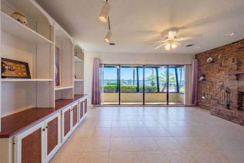 Villa ou maison à vendre à Bradenton, Floride: 3 chambres, 176.05 m2 № 2152318 - photo 4