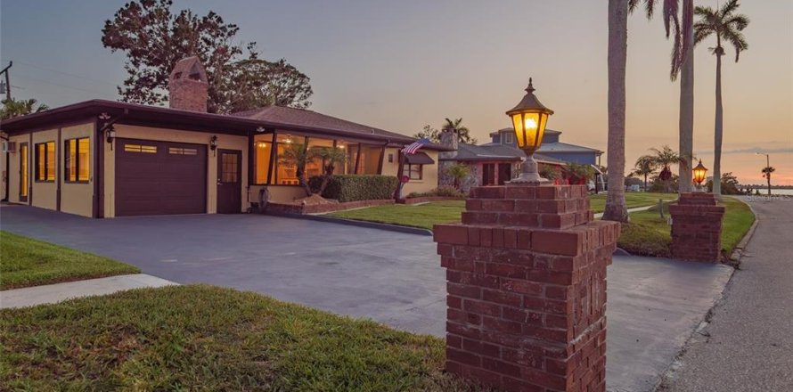 Villa ou maison à Bradenton, Floride 3 chambres, 176.05 m2 № 2152318