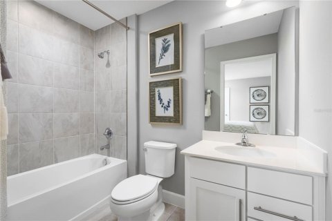 Casa en venta en Lady Lake, Florida, 4 dormitorios, 259.85 m2 № 1883136 - foto 19