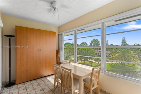 Condo in Lauderdale Lakes, Florida, 1 bedroom  № 1956075 - photo 18