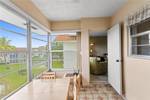 Condo in Lauderdale Lakes, Florida, 1 bedroom  № 1956075 - photo 20