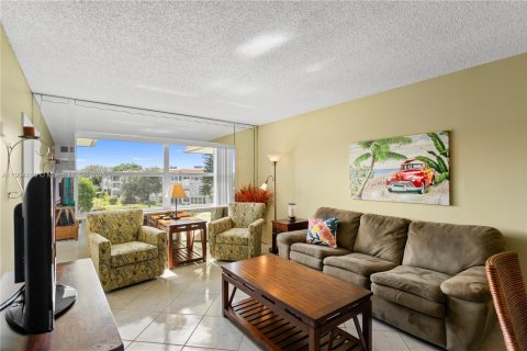 Condo in Lauderdale Lakes, Florida, 1 bedroom  № 1956075 - photo 15