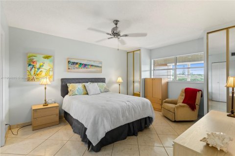 Condo in Lauderdale Lakes, Florida, 1 bedroom  № 1956075 - photo 29