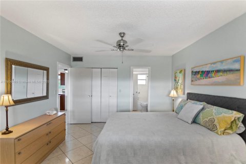 Condo in Lauderdale Lakes, Florida, 1 bedroom  № 1956075 - photo 24