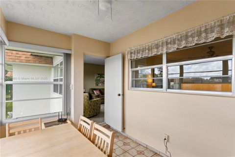 Condo in Lauderdale Lakes, Florida, 1 bedroom  № 1956075 - photo 21