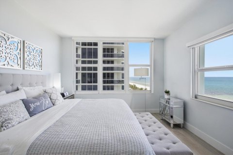 Condo in Miami Beach, Florida, 2 bedrooms  № 2085761 - photo 20
