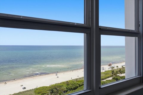 Condo in Miami Beach, Florida, 2 bedrooms  № 2085761 - photo 4