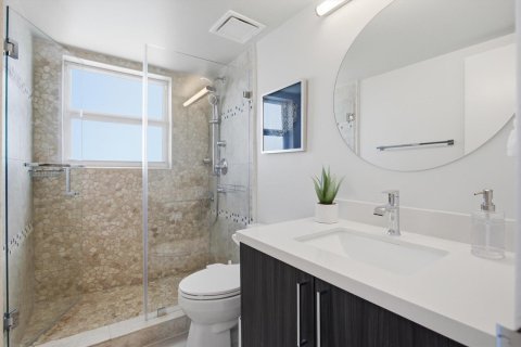 Condo in Miami Beach, Florida, 2 bedrooms  № 2085761 - photo 22