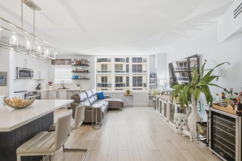 Condo in Miami Beach, Florida, 2 bedrooms  № 2085761 - photo 11