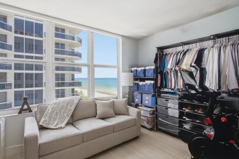Condo in Miami Beach, Florida, 2 bedrooms  № 2085761 - photo 23