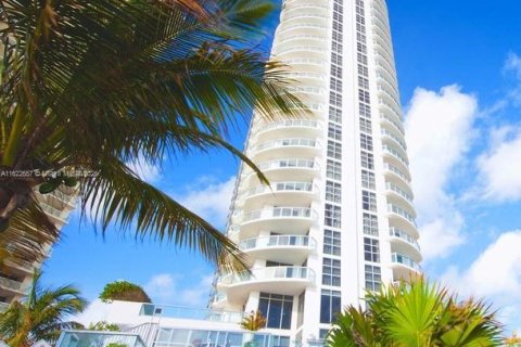 Condo in Sunny Isles Beach, Florida, 1 bedroom  № 1764614 - photo 11