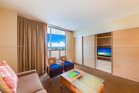 Condo in Sunny Isles Beach, Florida, 1 bedroom  № 1764614 - photo 3